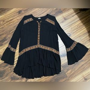 URBAN OUTFITTERS Ecote bohemian blouse- black with floral, S